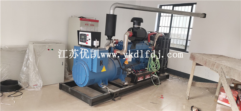 2021年4月30日，250KW濰柴發(fā)電機(jī)組1臺交付上林某大廈使用