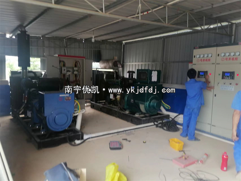 2022年8月15日，300KW濰柴發(fā)電機(jī)組并機(jī)300KW玉柴發(fā)電機(jī)組