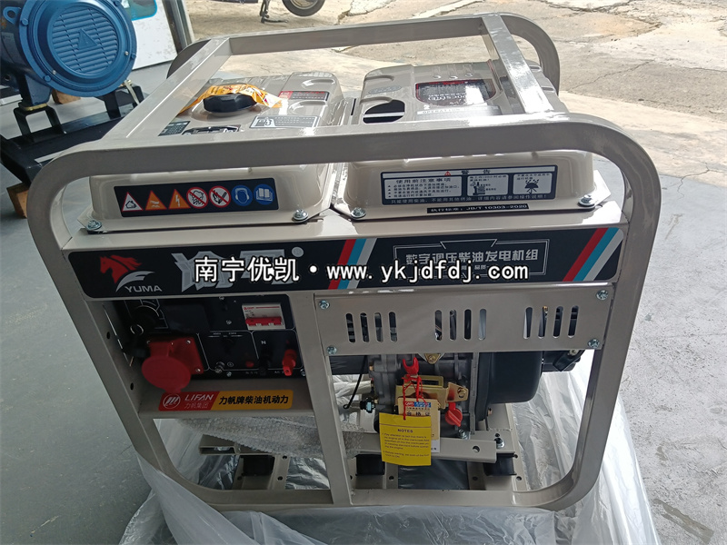 2022年8月18日，小型發(fā)電機(jī)8KW等功率柴油發(fā)電機(jī)組發(fā)貨南寧某工地
