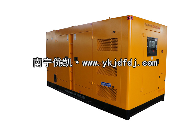 2022年8月27日，200KW靜音柴油發(fā)電機組發(fā)貨南寧某工程項目現(xiàn)場