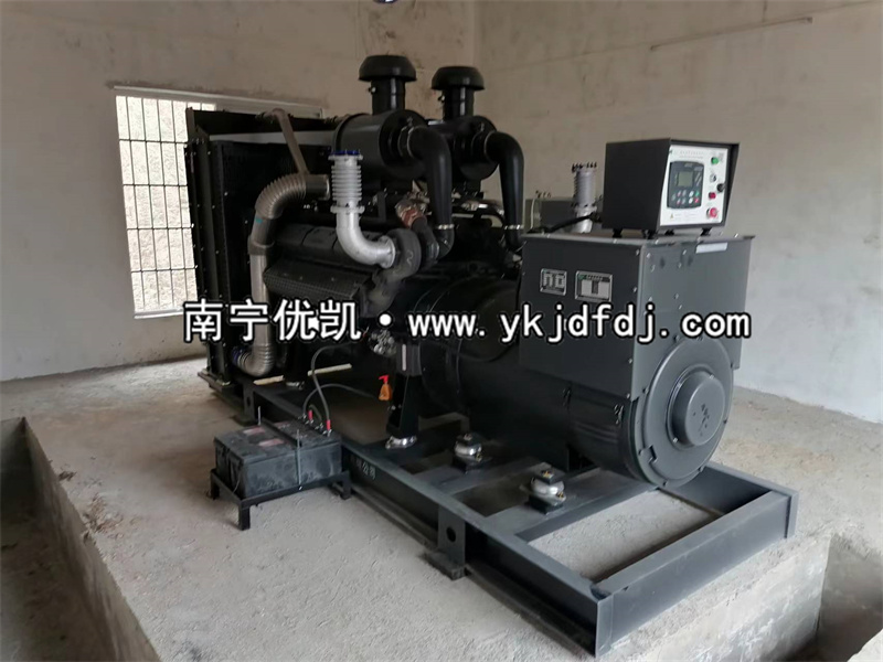 2022年12月8日，500KW上柴發(fā)電機組發(fā)貨防城港