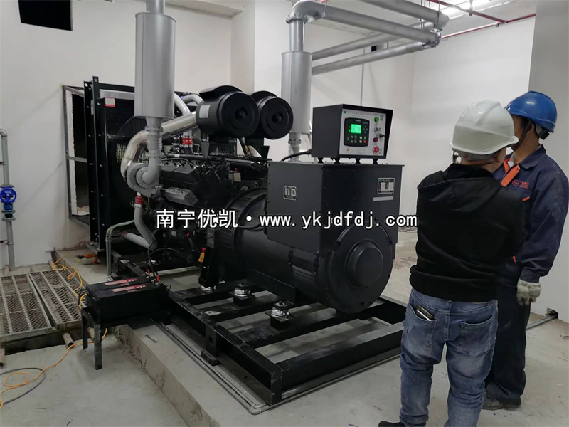 2023年11月17日，河池宜州項(xiàng)目550kw凱普柴油發(fā)電機(jī)組安裝調(diào)試