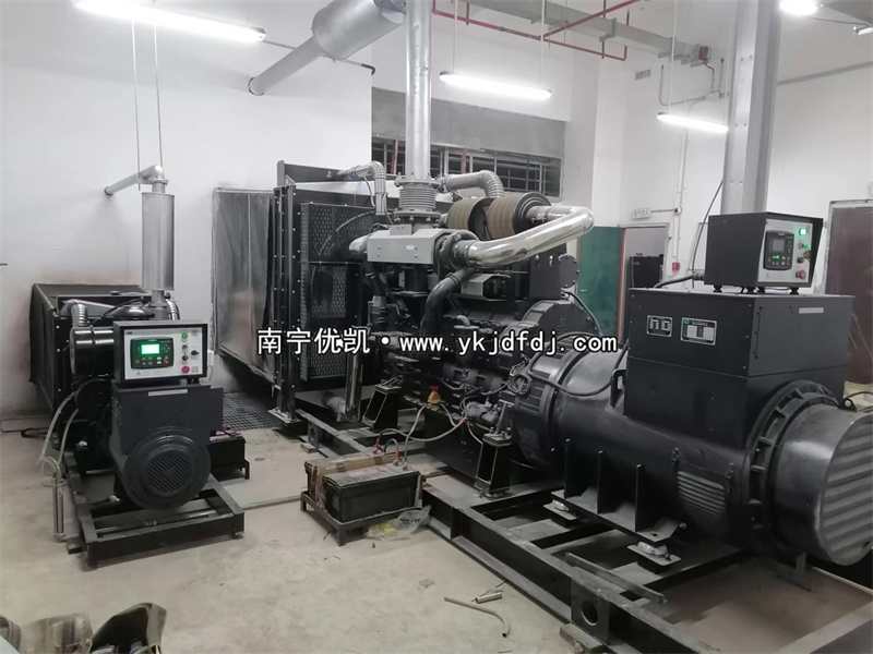 2024年1月25日，廣西融安項(xiàng)目100KW/800KW上柴發(fā)電機(jī)組到貨安裝