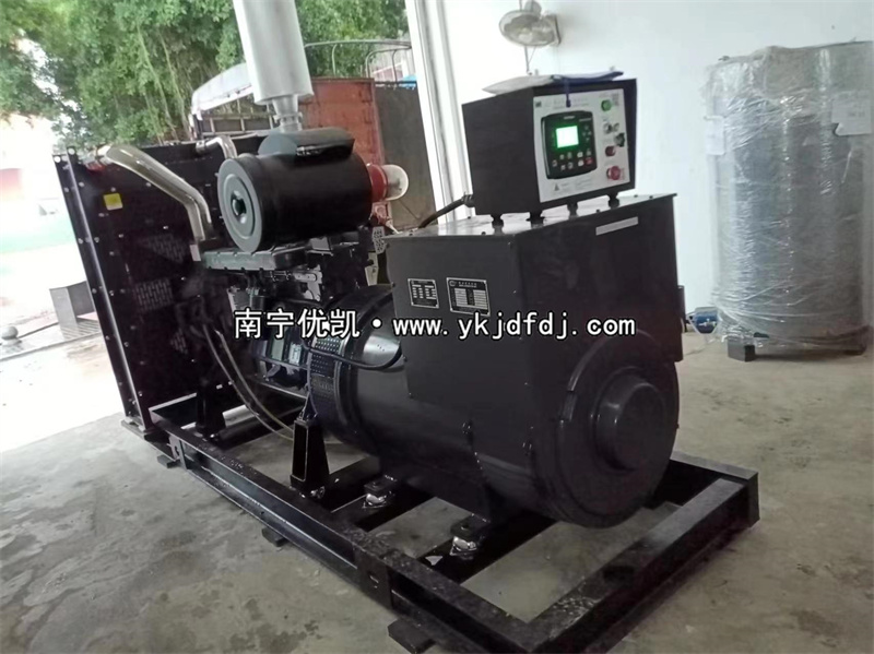 2024年3月14日，學(xué)校項(xiàng)目400kw凱普柴油發(fā)電機(jī)組安裝調(diào)試并通過驗(yàn)收