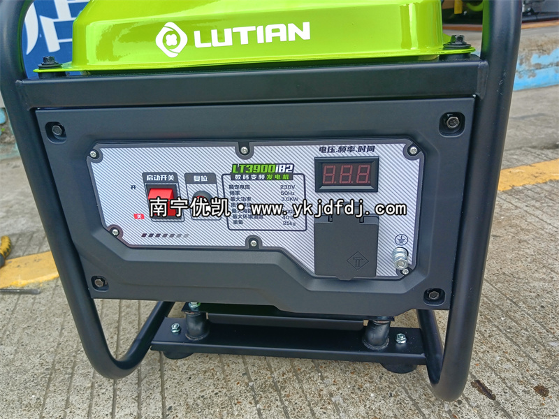 2024年6月28日，客戶到店自提一臺3KW汽油變頻發(fā)電機(jī)