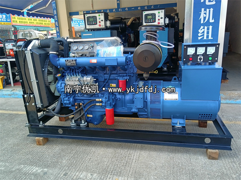 2024年12月30日，河池項目100kw柴油發(fā)電機組裝車發(fā)貨